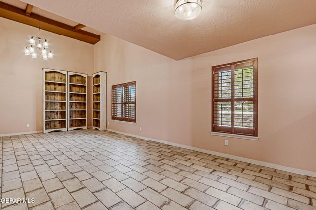 5821 Vista Corona Court, El Paso, TX 79912