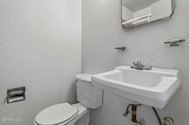 5821 Vista Corona Court, El Paso, TX 79912