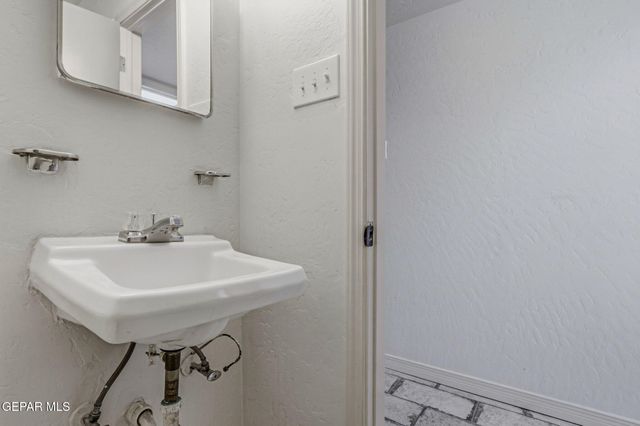 5821 Vista Corona Court, El Paso, TX 79912