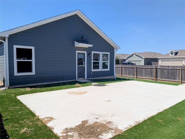 1112 Minnow LN, Bastrop, TX 78602
