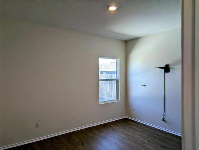 1112 Minnow LN, Bastrop, TX 78602