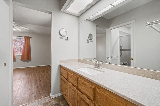 6 Lerwick Lane, Bella Vista, AR 72715