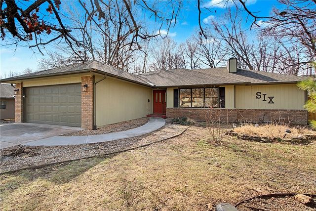 6 Lerwick Lane, Bella Vista, AR 72715