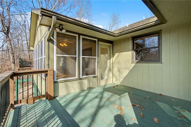 6 Lerwick Lane, Bella Vista, AR 72715