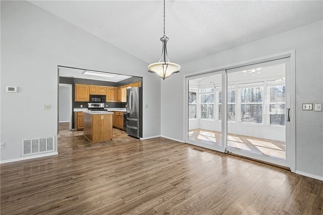 6 Lerwick Lane, Bella Vista, AR 72715