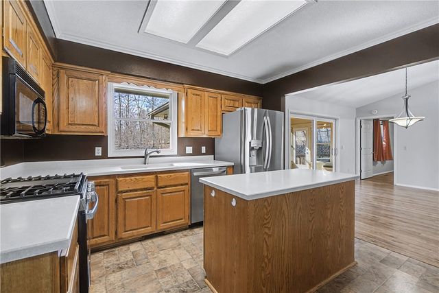 6 Lerwick Lane, Bella Vista, AR 72715