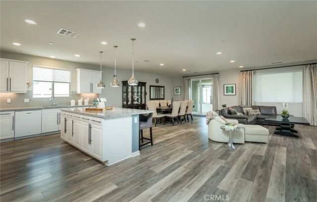 45124 42nd West, Lancaster, CA 93536