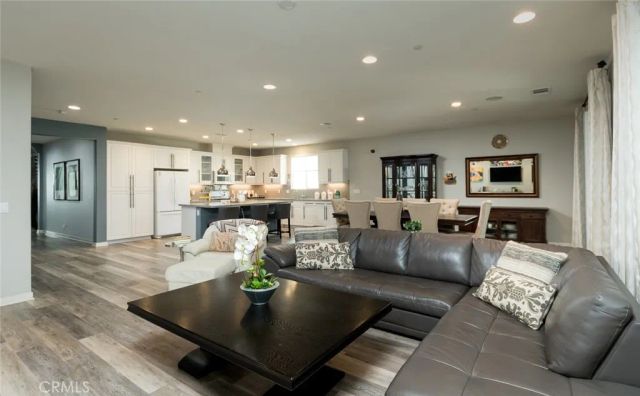 45124 42nd West, Lancaster, CA 93536