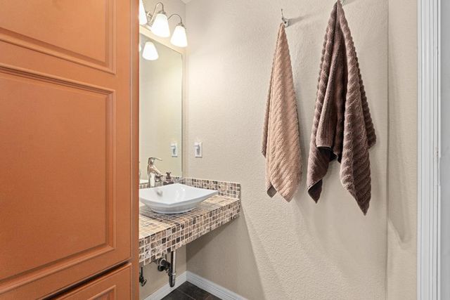 455 Vz County Road 2808, Mabank, TX 75147