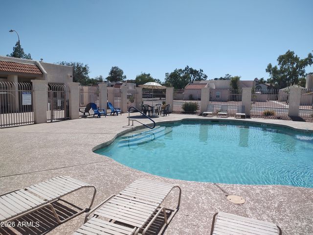 1342 W EMERALD Avenue 418, Mesa, AZ 85202
