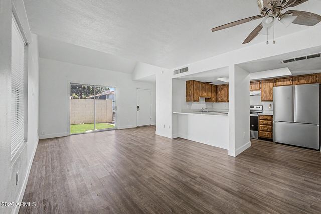 1342 W EMERALD Avenue 418, Mesa, AZ 85202