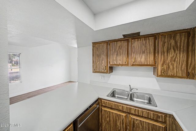 1342 W EMERALD Avenue 418, Mesa, AZ 85202