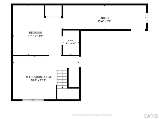 1371 McKelvey Road, Maryland Heights, MO 63043