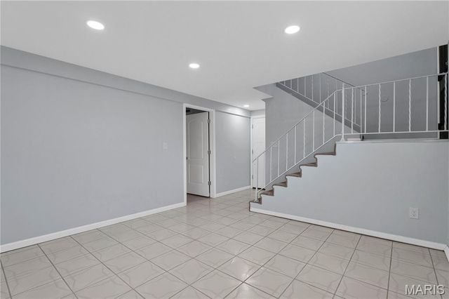 1371 McKelvey Road, Maryland Heights, MO 63043
