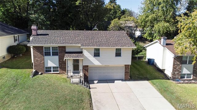 1371 McKelvey Road, Maryland Heights, MO 63043