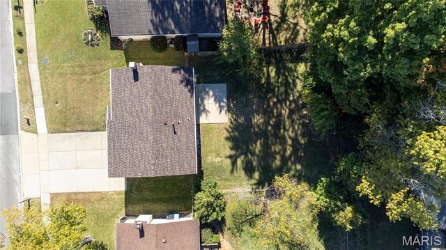 1371 McKelvey Road, Maryland Heights, MO 63043