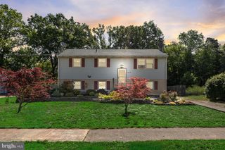 31 W SHORE DR, Southampton, NJ 08088