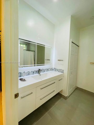 790 SW 107th Avenue 301, Pembroke Pines, FL 33025