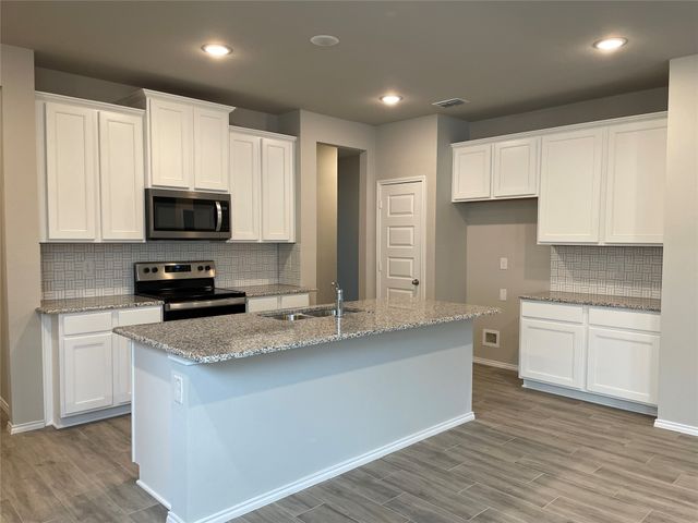 6009 Pitcher Way, Providence Village, TX 76227