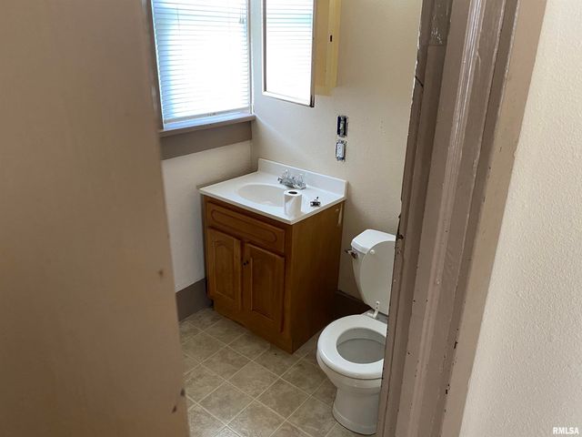 505 S Rawlings Street, Carbondale, IL 62901