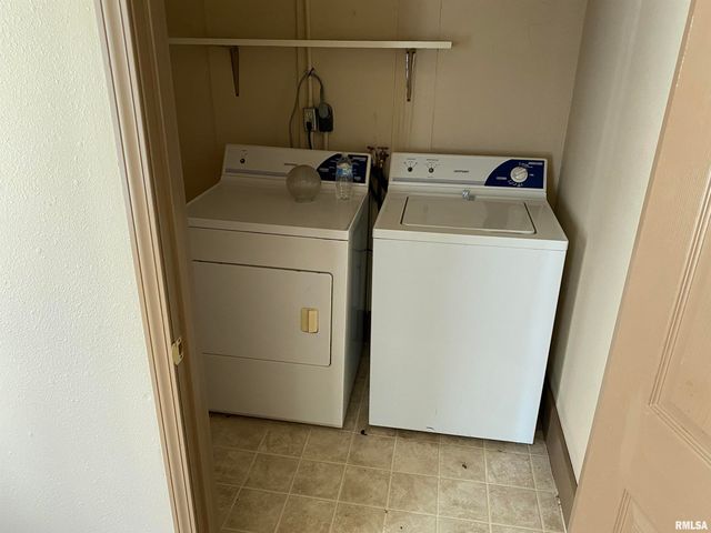 505 S Rawlings Street, Carbondale, IL 62901