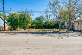 910 N Hackberry, San Antonio, TX 78202