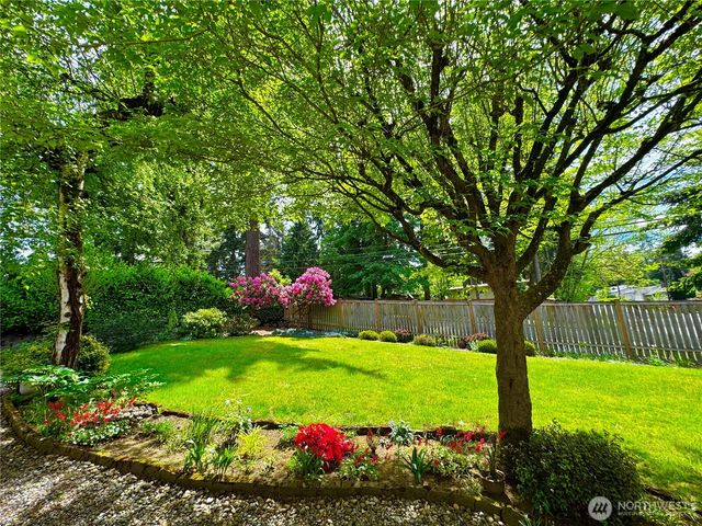 12109 SE 68th Place, Bellevue, WA 98006