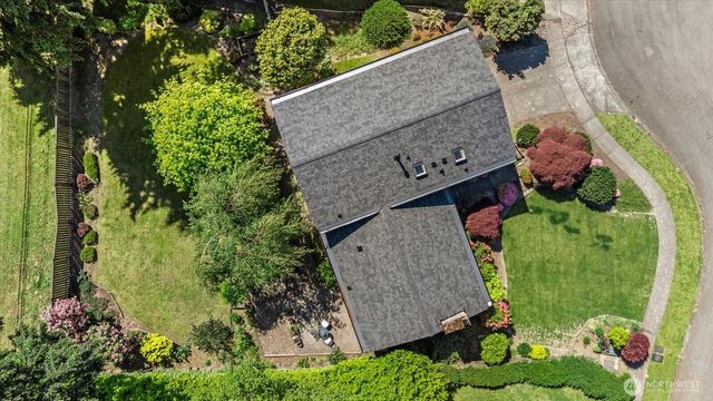 12109 SE 68th Place, Bellevue, WA 98006