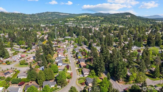 12109 SE 68th Place, Bellevue, WA 98006