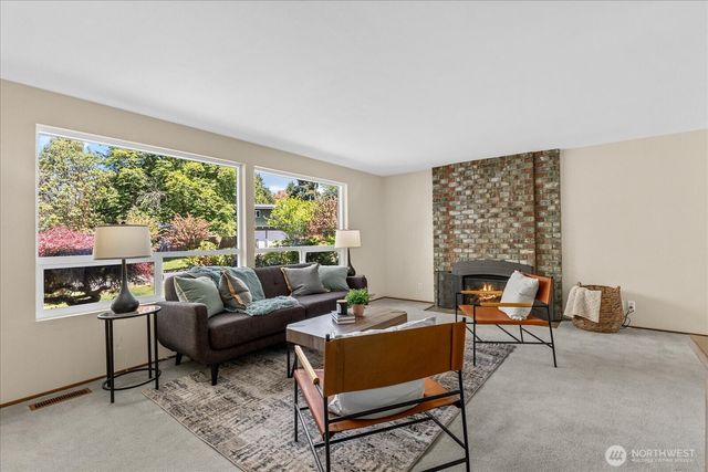 12109 SE 68th Place, Bellevue, WA 98006