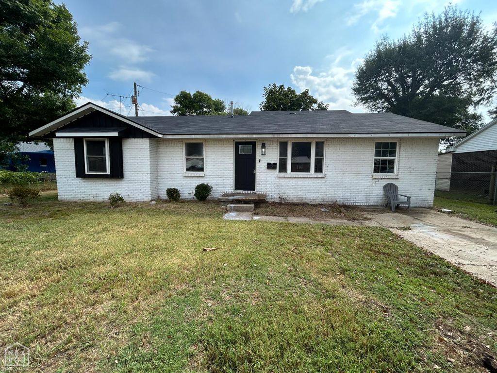 213 Melrose, Trumann, AR 72472