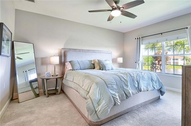 3035 Horizon LN 2206, Naples, FL 34109