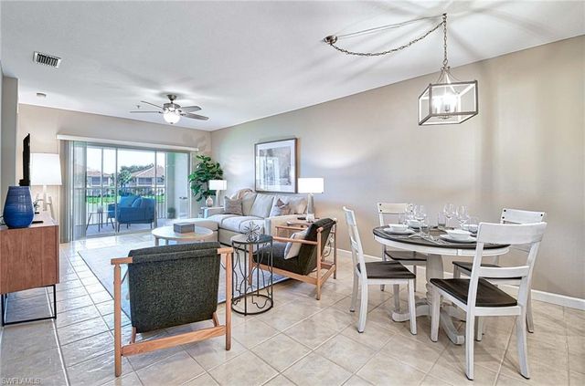 3035 Horizon LN 2206, Naples, FL 34109