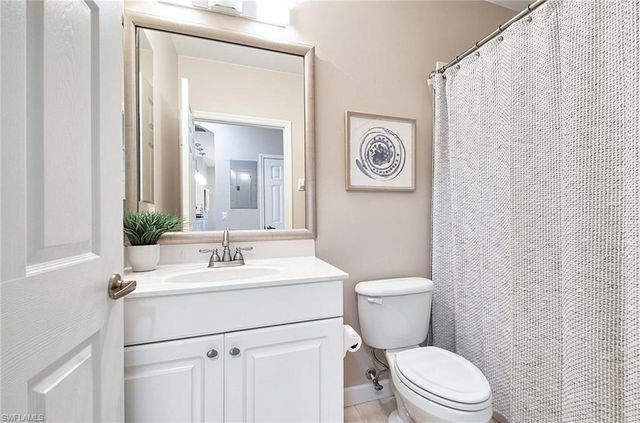 3035 Horizon LN 2206, Naples, FL 34109