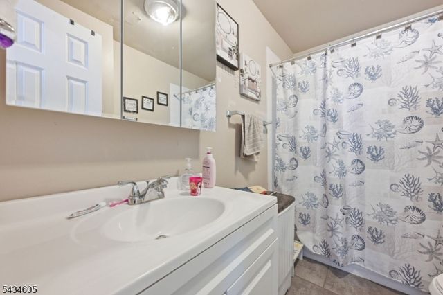 401 E 19Th St, Paterson City, NJ 07524