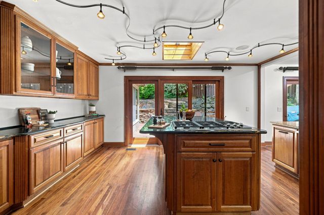 520 Harpeth Trace Dr, Nashville, TN 37221