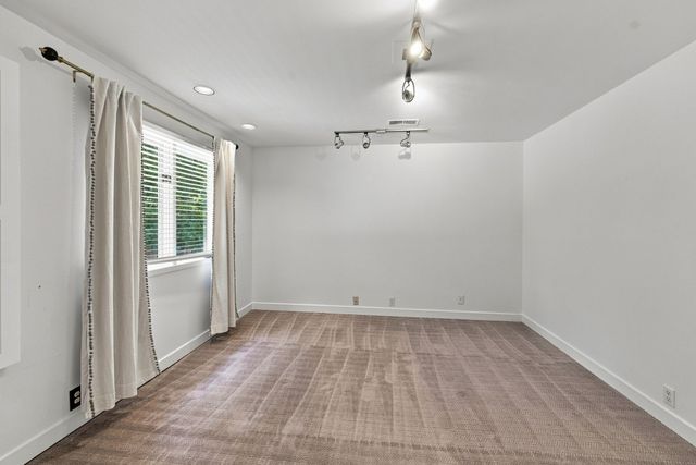 520 Harpeth Trace Dr, Nashville, TN 37221
