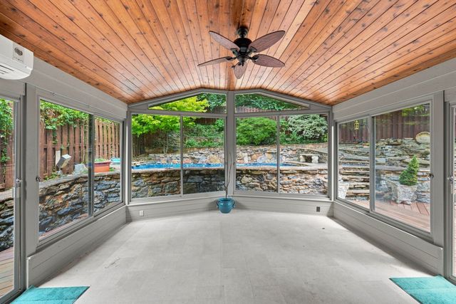 520 Harpeth Trace Dr, Nashville, TN 37221