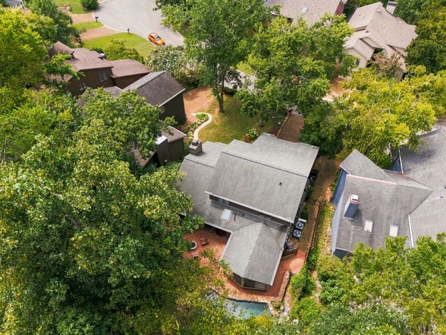 520 Harpeth Trace Dr, Nashville, TN 37221