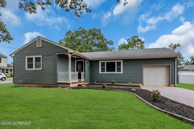 652 Berkeley Avenue, Beachwood, NJ 08722