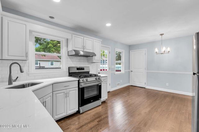 652 Berkeley Avenue, Beachwood, NJ 08722