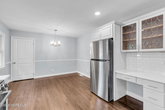 652 Berkeley Avenue, Beachwood, NJ 08722