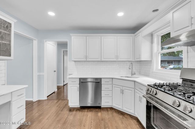 652 Berkeley Avenue, Beachwood, NJ 08722