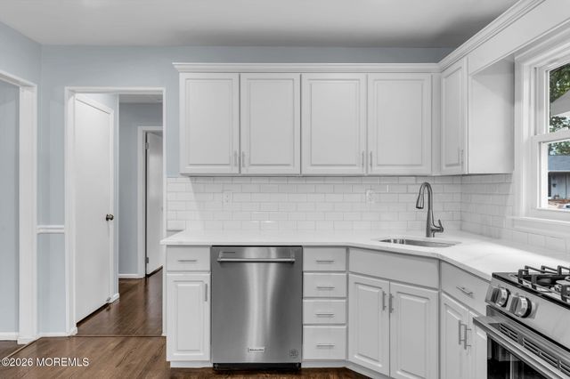 652 Berkeley Avenue, Beachwood, NJ 08722