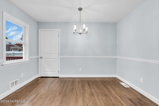 652 Berkeley Avenue, Beachwood, NJ 08722