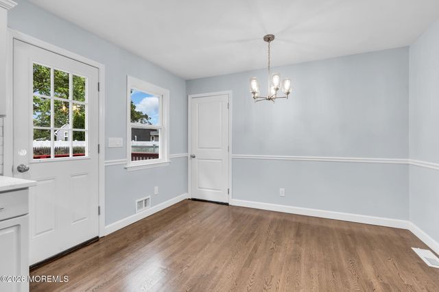 652 Berkeley Avenue, Beachwood, NJ 08722