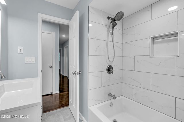 652 Berkeley Avenue, Beachwood, NJ 08722