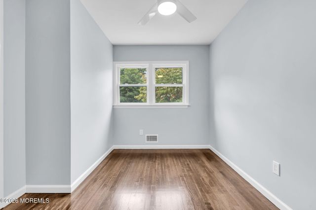 652 Berkeley Avenue, Beachwood, NJ 08722