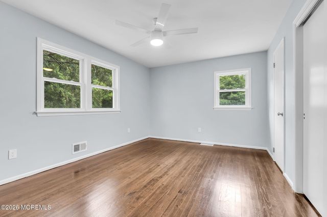 652 Berkeley Avenue, Beachwood, NJ 08722