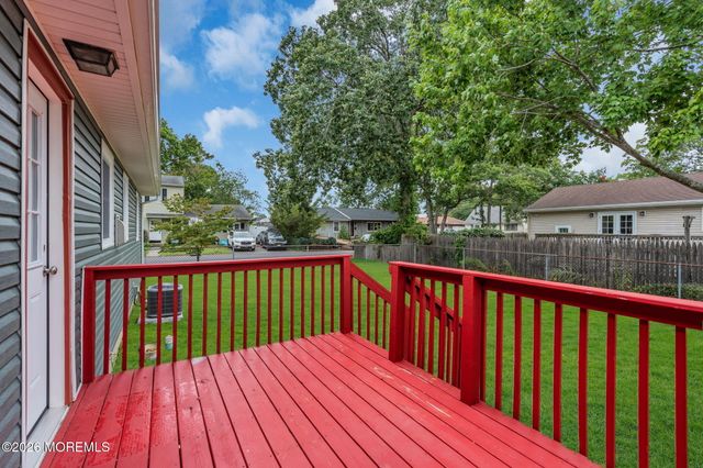 652 Berkeley Avenue, Beachwood, NJ 08722